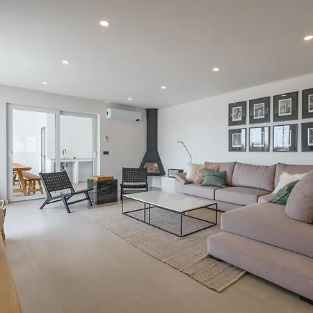 Casa Evangeline, Luxury With Ocean View לוריניה